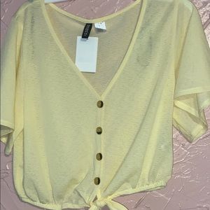 Cute yellow blouse